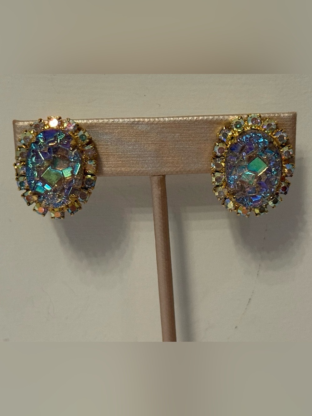 VINTAGE EARRINGS AB CRYSTAL AURORA BOREALIS CLIPS GOLD TONE SETTING ICE CENTER